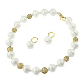 Set din perle de Mallorca albe si rhinestone