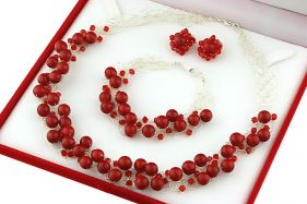 Set crosetat din perle de Mallorca rosii, cristale Preciosa si argint