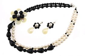 Set flori din sidef, onix fatetat si perle de cultura